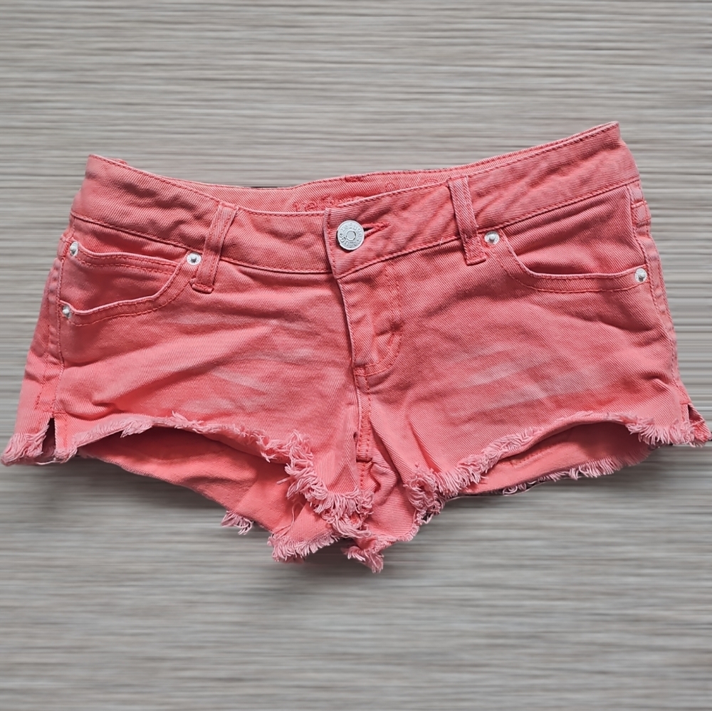 Refuge Stylish Frayed Shorts